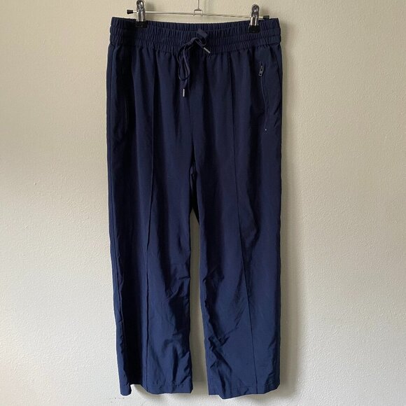 Aritzia TNA | EUC Holieway Culotte Pants in Navy Blue Size Medium - Picture 3 of 10
